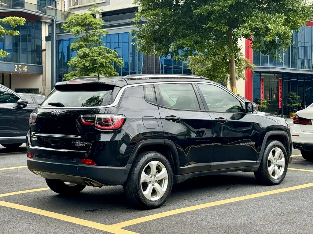 Jeep Compass 2020 — фото 11