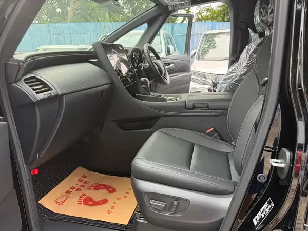 Toyota Alphard 2025