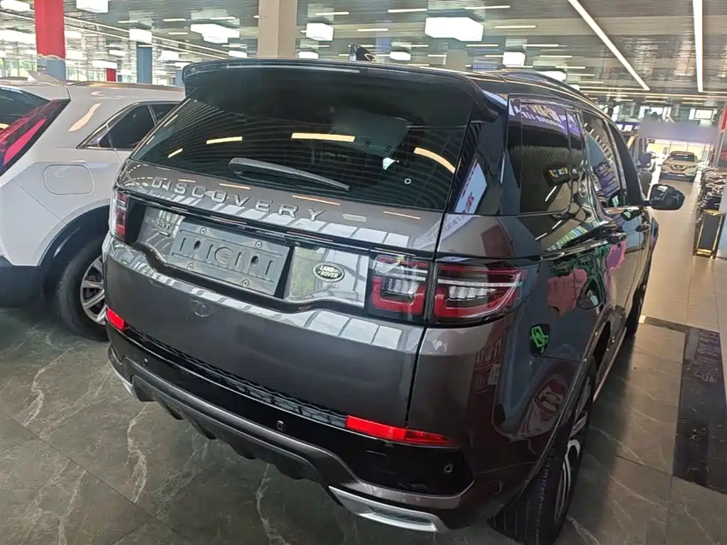 Land Rover Discovery Sport 2023 — фото 7