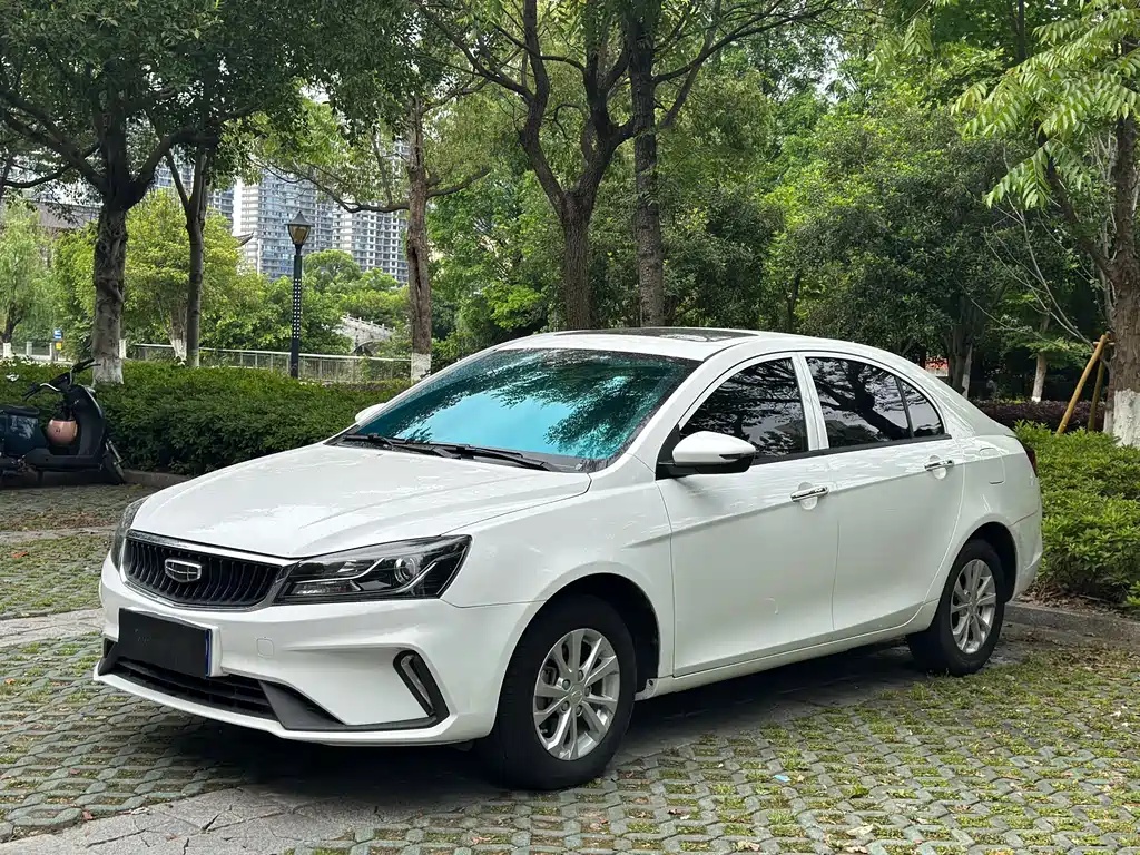 Geely Emgrand 2022 — фото 1