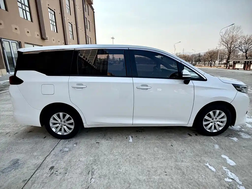 GAC Motor Trumpchi M6 2022 — фото 7