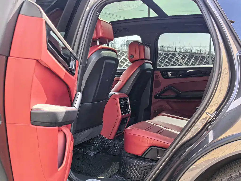 Porsche Cayenne 2019 — фото 10