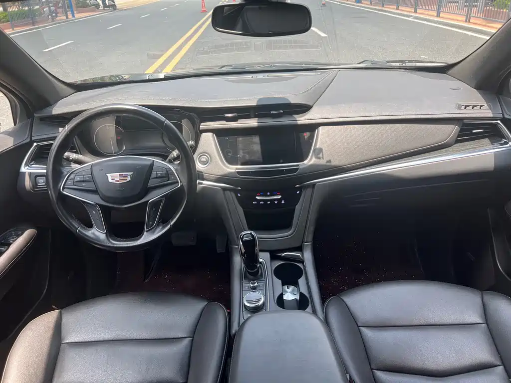 Cadillac XT5 2021 — фото 12