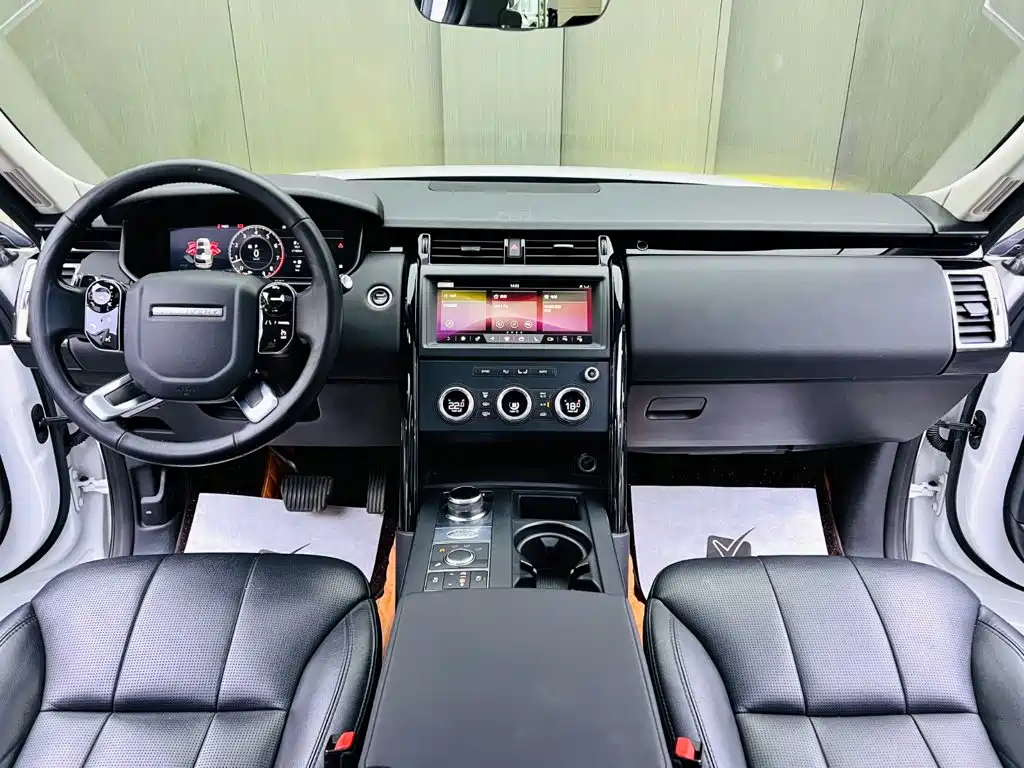 Land Rover Discovery 2019 — фото 9