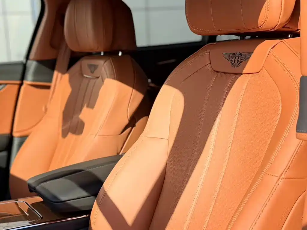 Bentley Flying Spur — фото 2