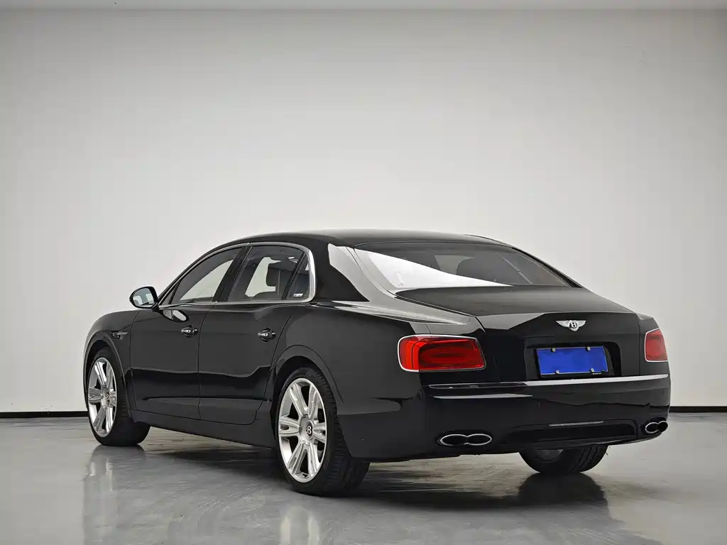 Bentley Flying Spur 2015 — фото 11