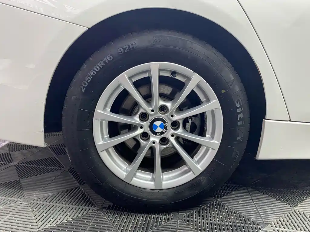 BMW 3 Series 2015 — фото 18