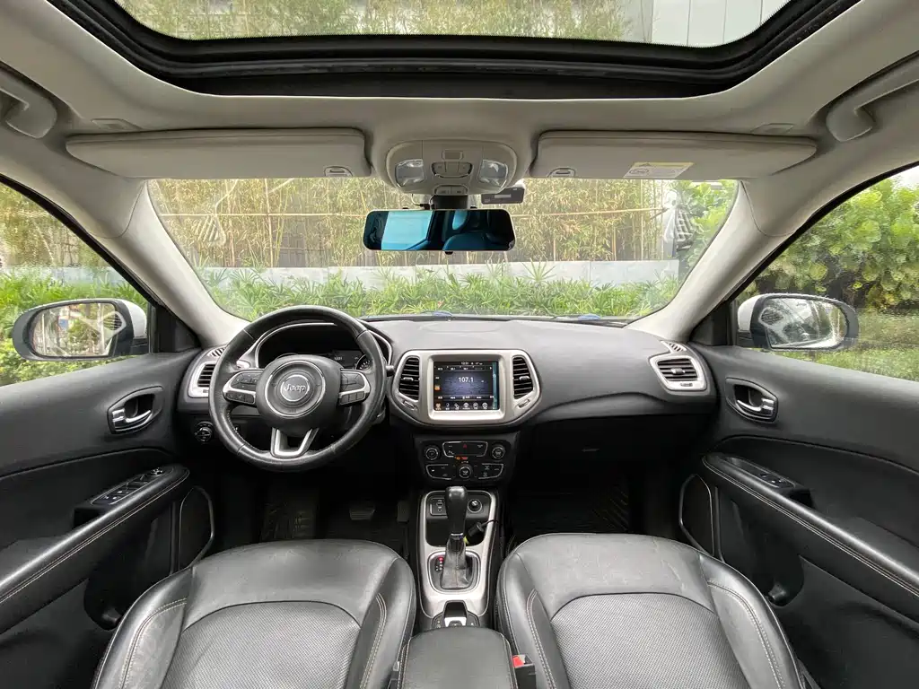 Jeep Compass 2018 — фото 6