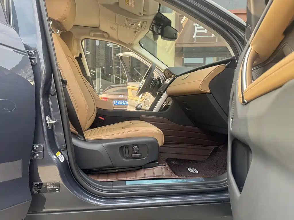 Land Rover Discovery Sport 2024 — фото 14