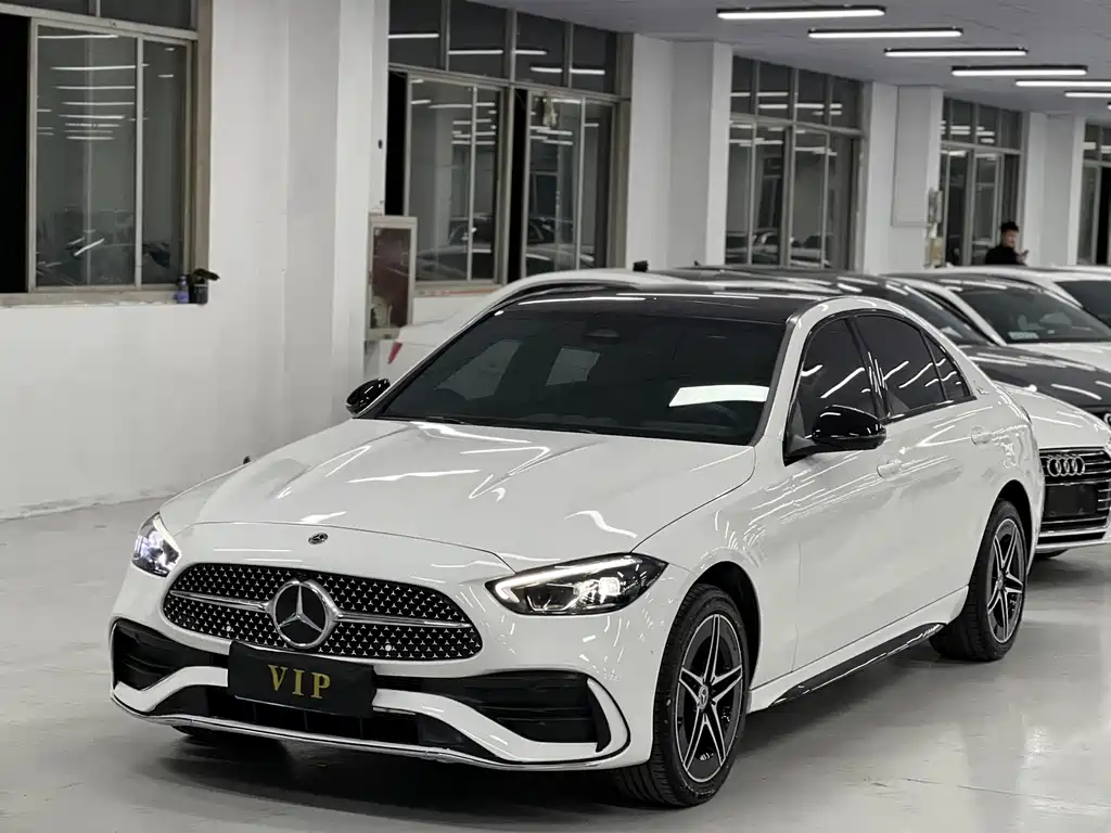 Mercedes-Benz C-Class 2025 — фото 1