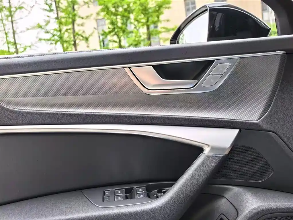 Audi A6L 2025 — фото 12