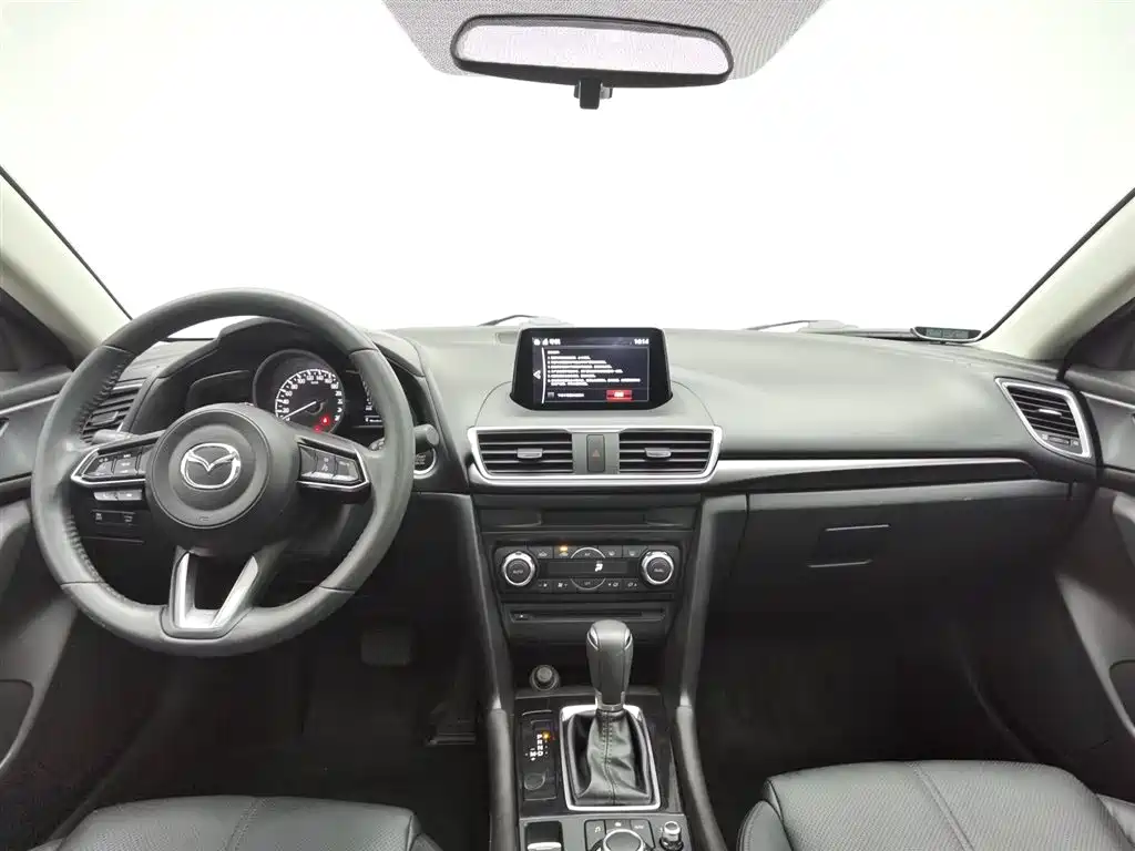 Mazda 3 Axela 2019 — фото 5