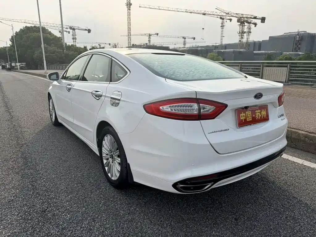 Ford Mondeo 2015 — фото 12