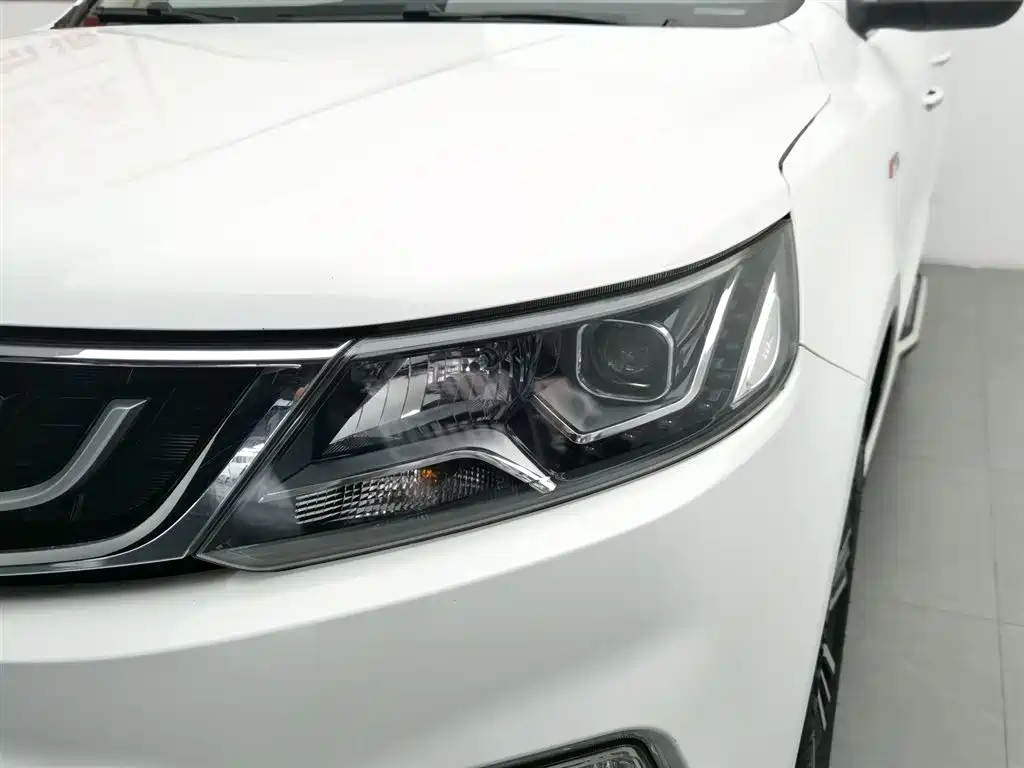 Geely Vision X6 2017 — фото 7