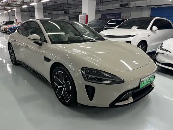 Xiaomi SU7 2024