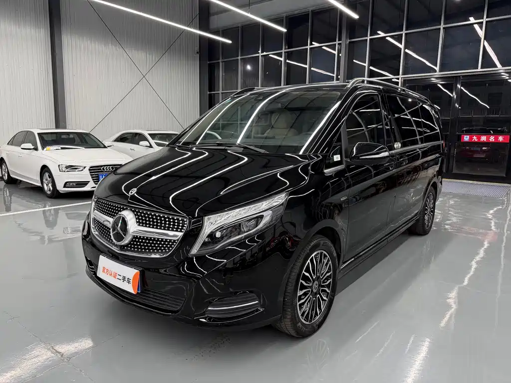 Mercedes-Benz V-Class 2020 — фото 1