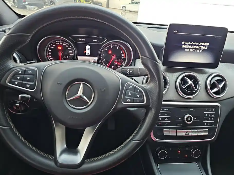 Mercedes-Benz CLA 2018 — фото 16
