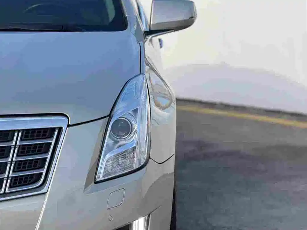 Cadillac XTS 2015 — фото 8