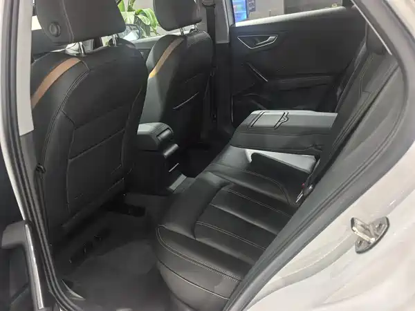 Audi Q2L 2024
