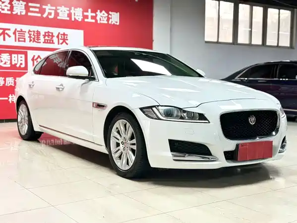 Jaguar XFL 2019