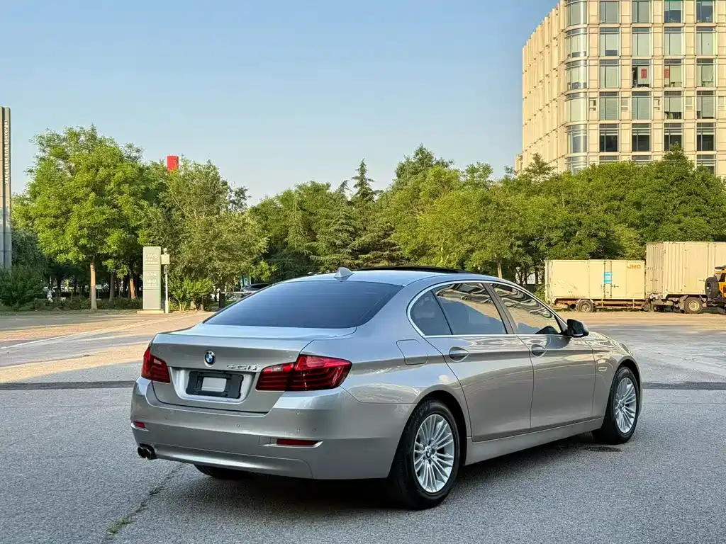 BMW 5 Series 2015 — фото 8