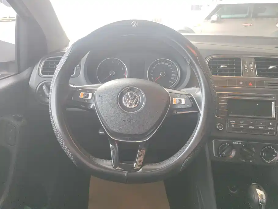 Volkswagen Polo 2018 — фото 15