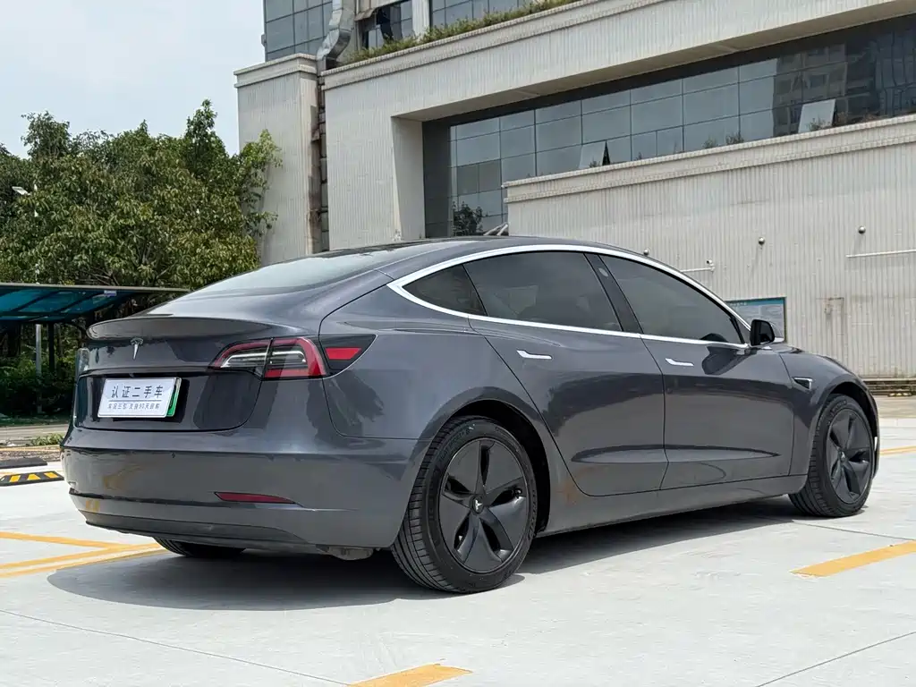 Tesla Model 3 2019 — фото 13