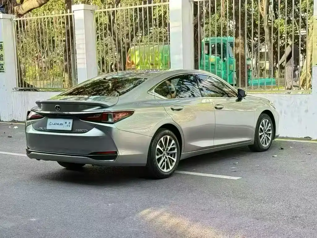 Lexus ES 2023 — фото 6