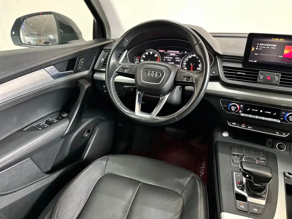 Audi Q5L 2020 — фото 11