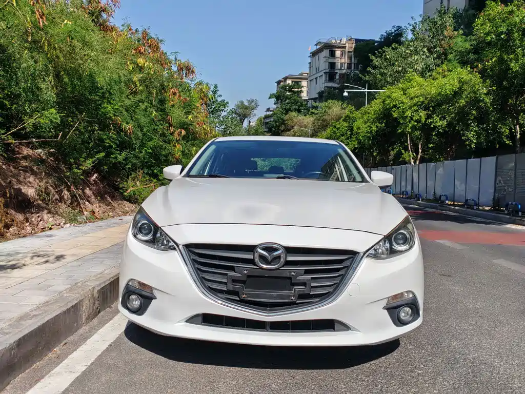 Mazda 3 Angkesela 2015