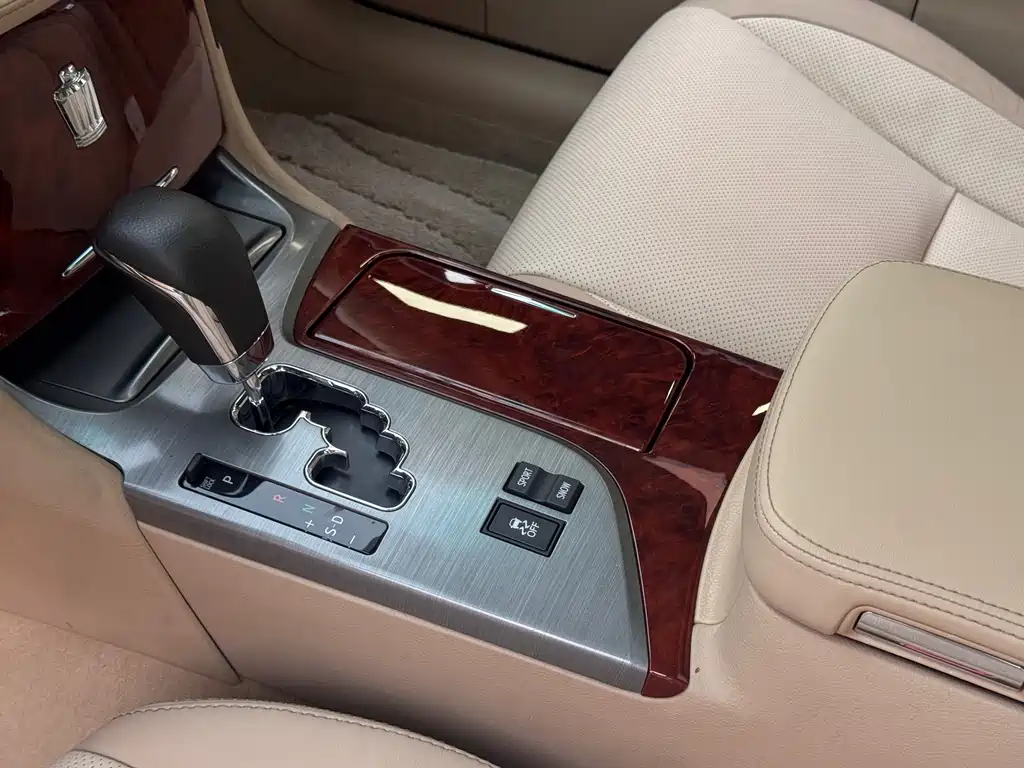 Toyota Crown 2014 — фото 16