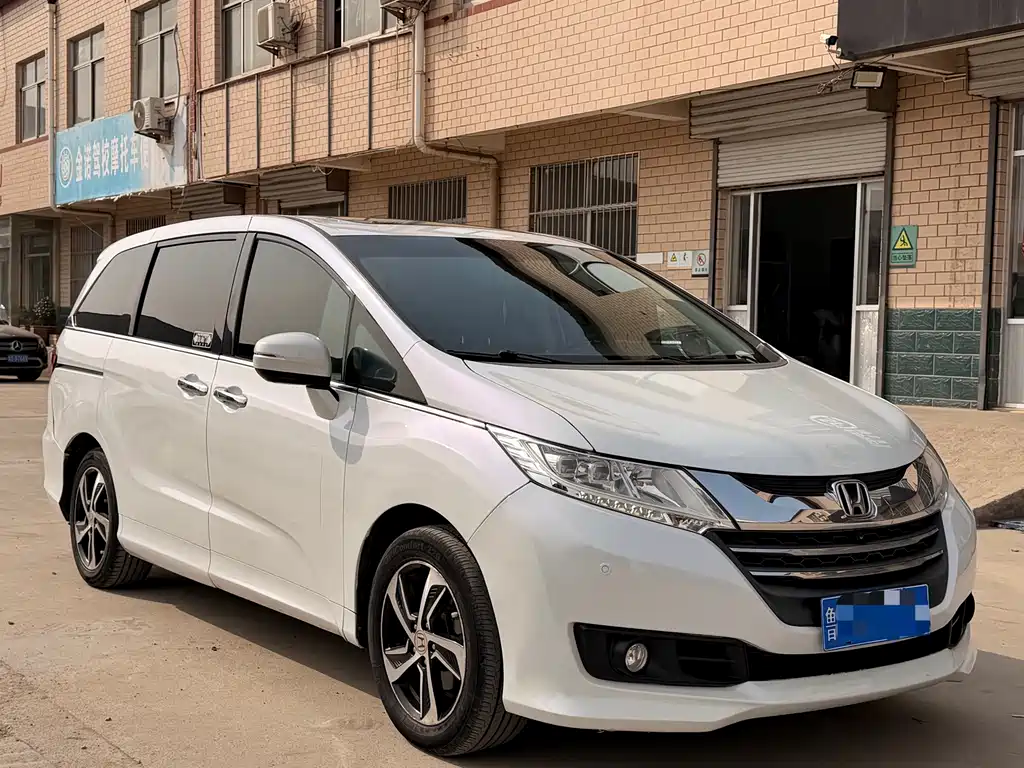 Honda Odyssey 2015 — фото 3