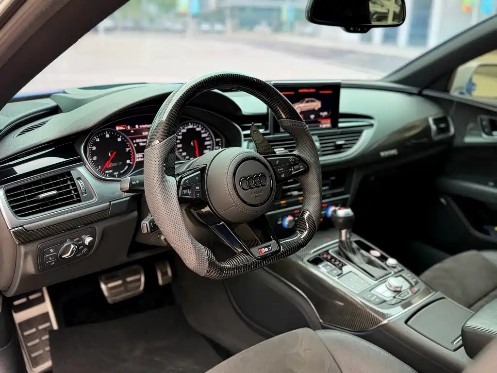 Audi RS 7 2016 — фото 11