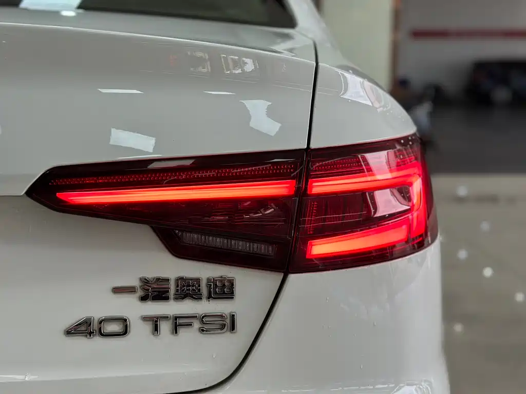 Audi A4L 2019 — фото 18