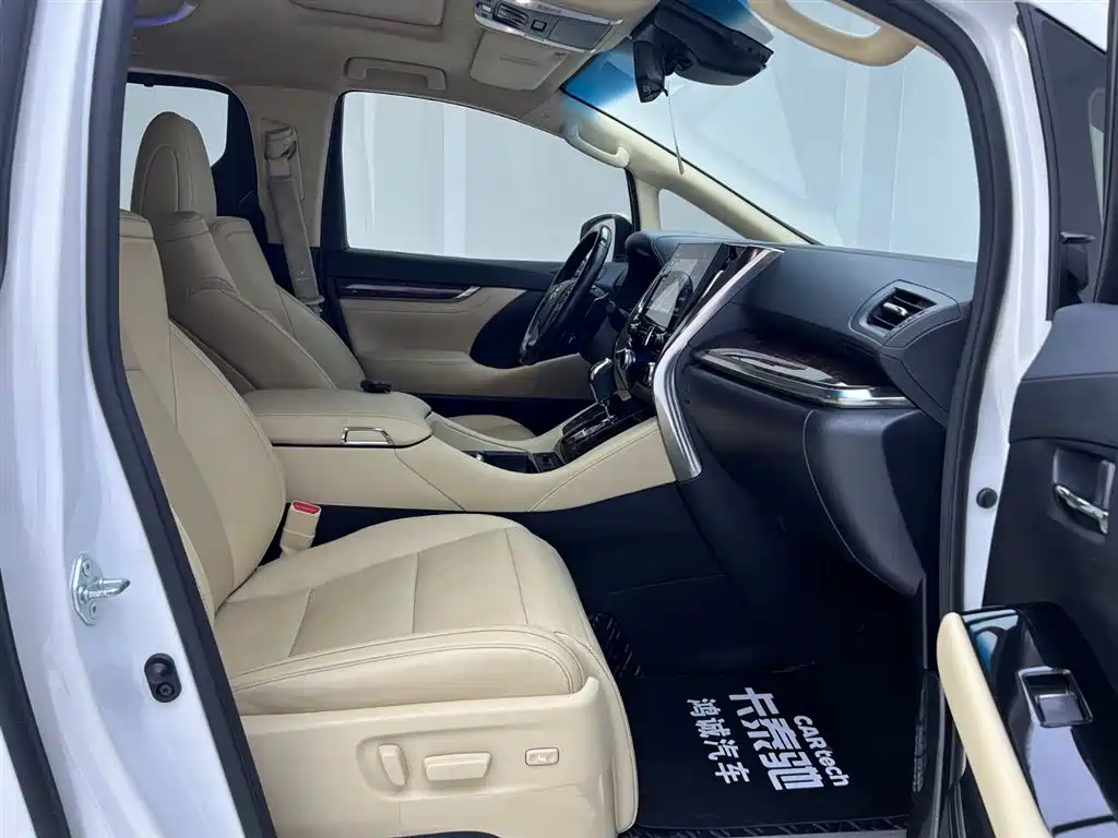 Toyota Alphard 2022 — фото 20