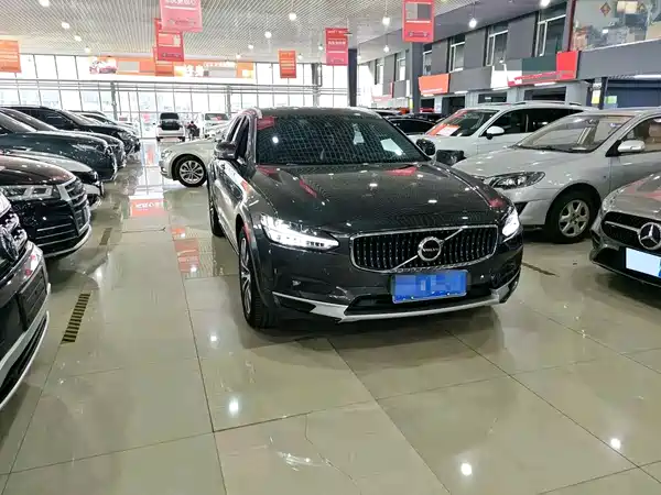 Volvo V90 2021