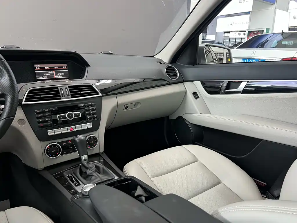 Mercedes-Benz C-Class 2014 — фото 25