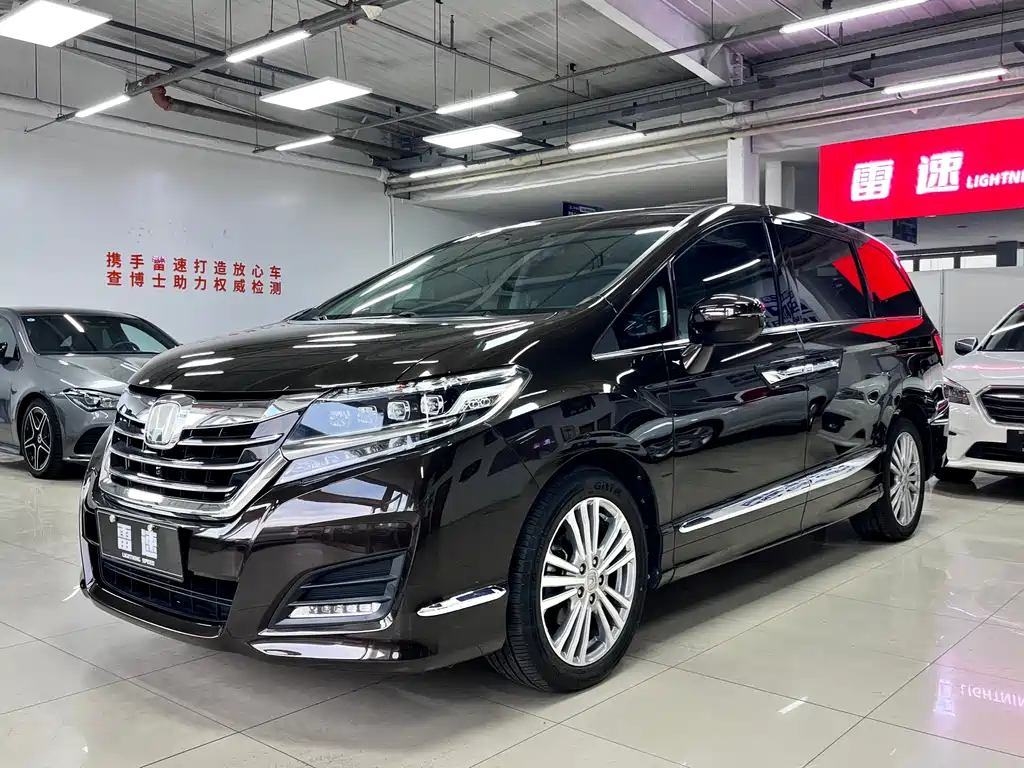 Honda Elysion 2018 — фото 1