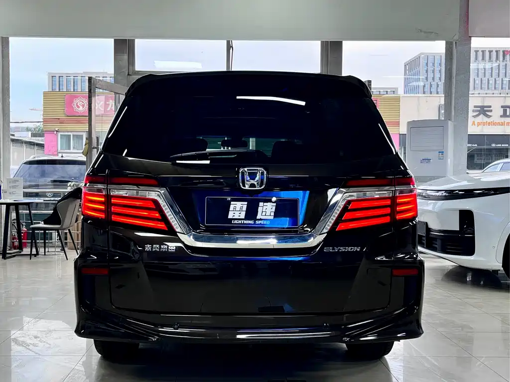 Honda Elysion 2018 — фото 27