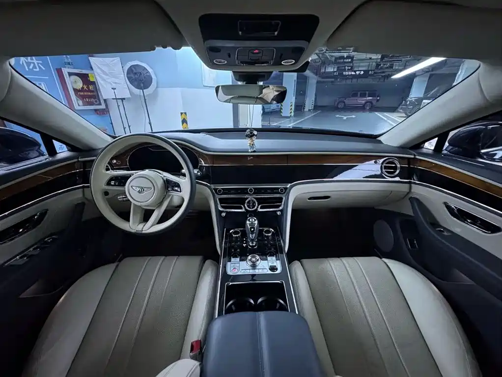 Bentley Flying Spur 2021 — фото 10