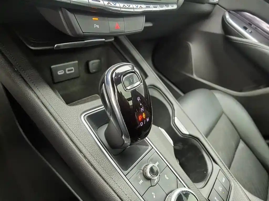 Cadillac XT4 2021 — фото 13