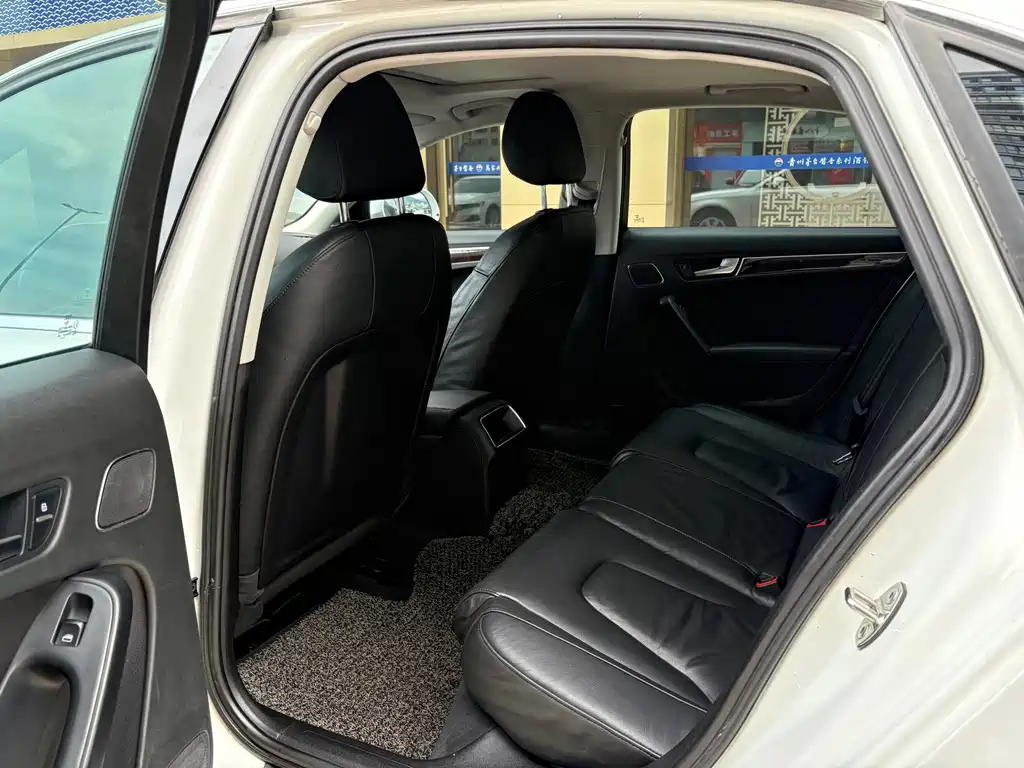 Audi A4L 2011