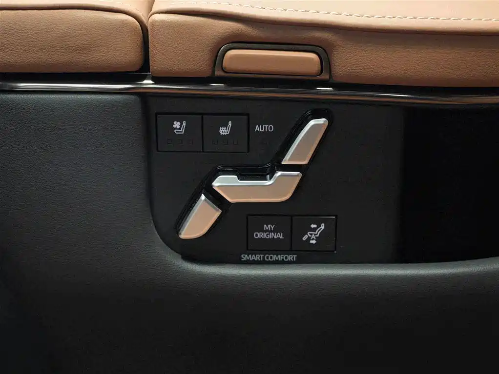 Toyota Alphard 2024 — фото 24