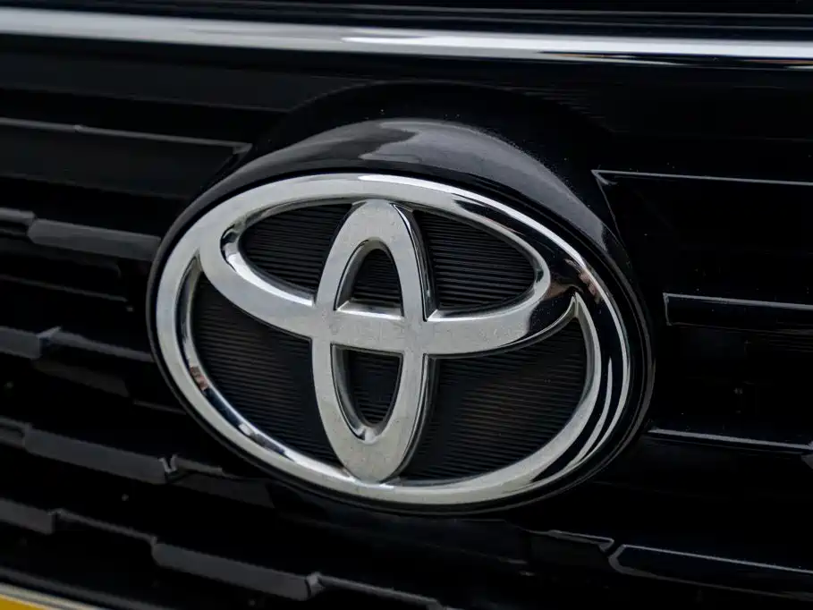 Toyota Yaris L 2022 — фото 20