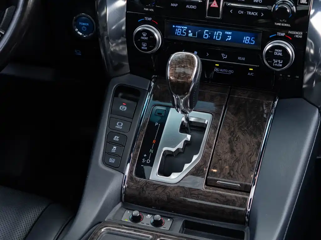 Toyota Alphard 2021 — фото 14