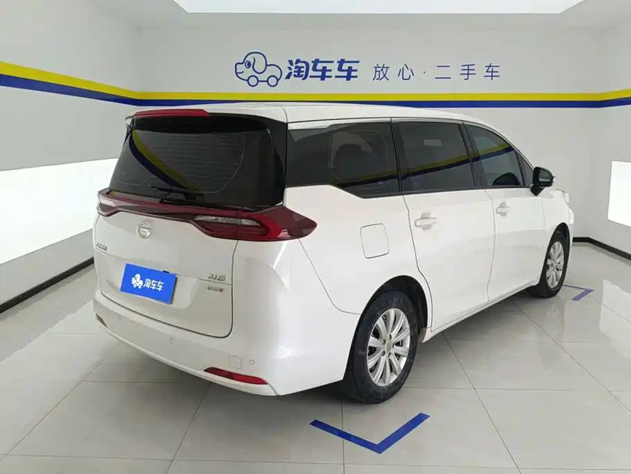 GAC Trumpchi M6 2021 — фото 3