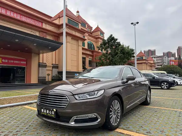 Ford Taurus 2015