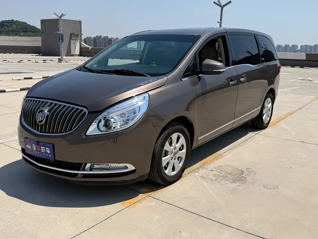Buick GL8 2015 — фото 1
