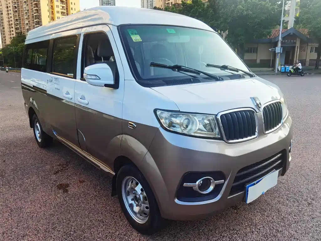 Jinbei Hiace X30L 2017