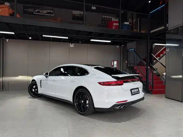 Porsche Panamera 2019